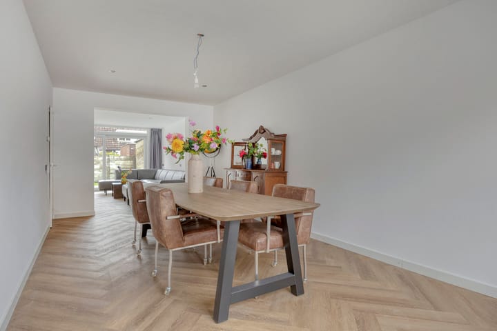Photo 3 of Van den Elsenstraat 8