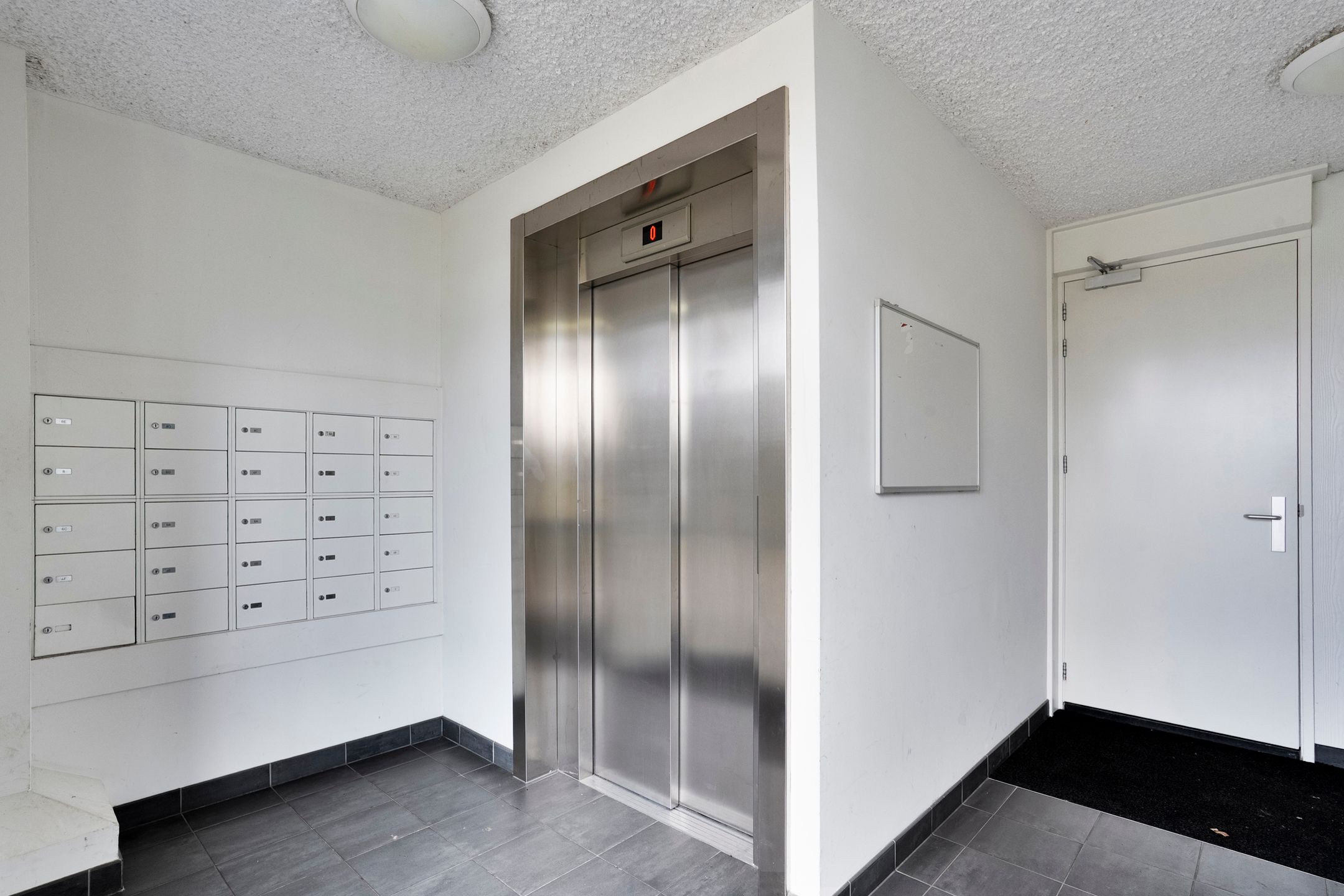 Photo 12 of Erfwal 6-C