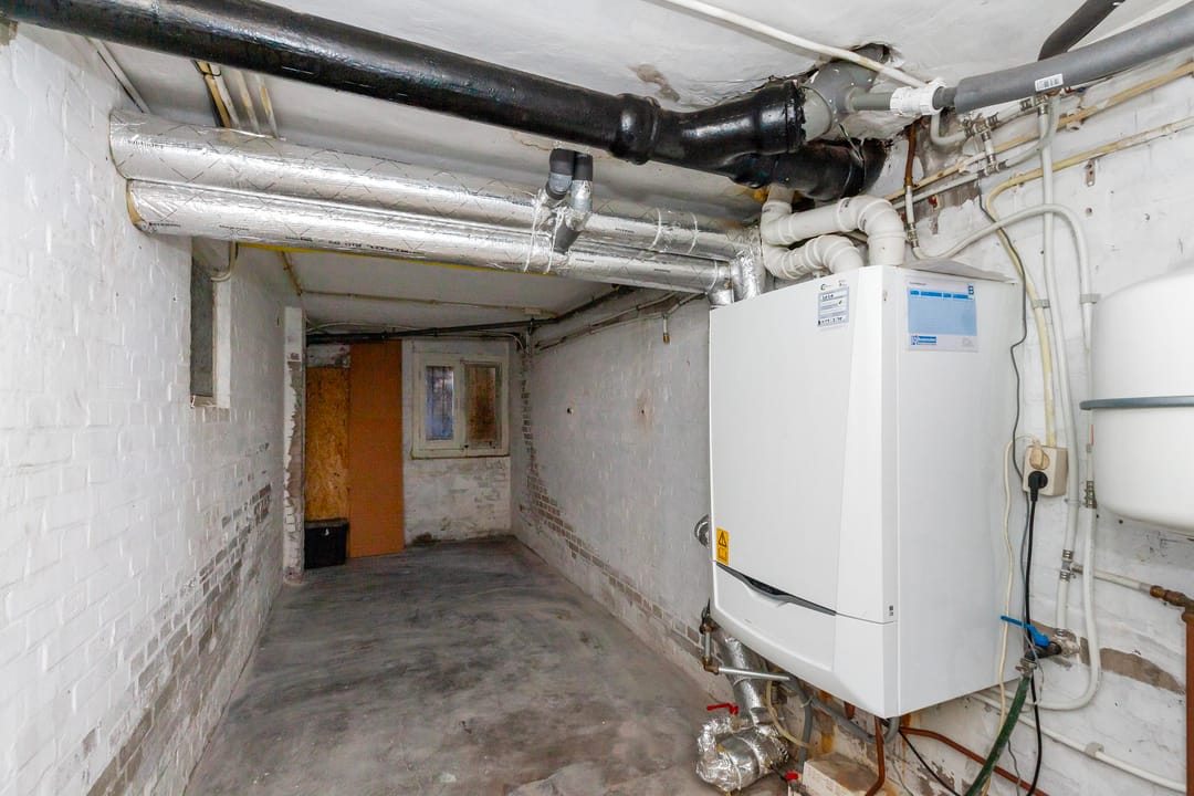 Photo 16 of Doorniksestraat 43