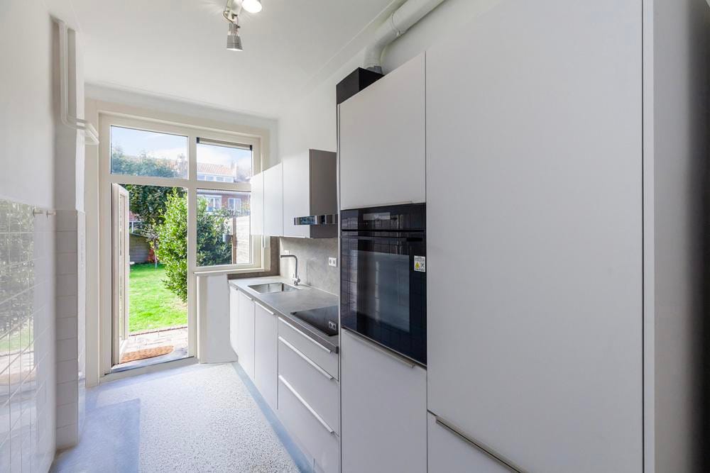 Photo 13 of Doorniksestraat 43