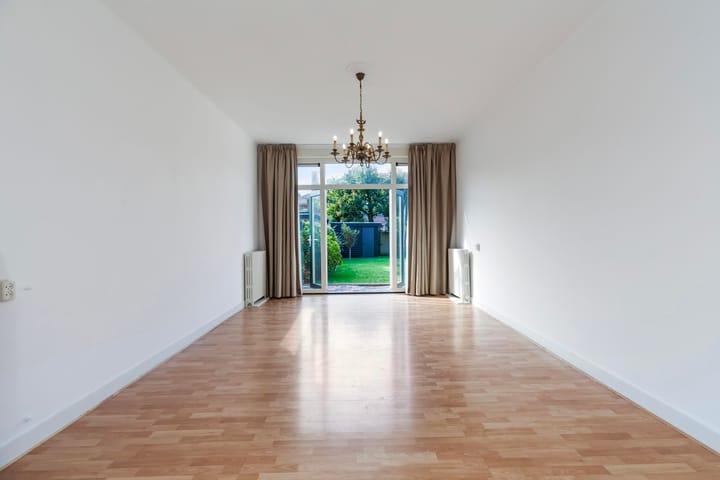 Photo 3 of Doorniksestraat 43