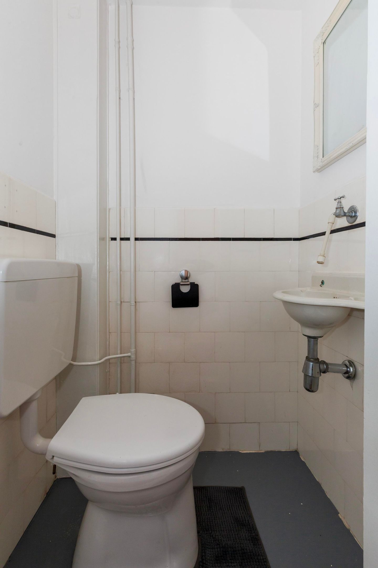 Photo 19 of Doorniksestraat 43