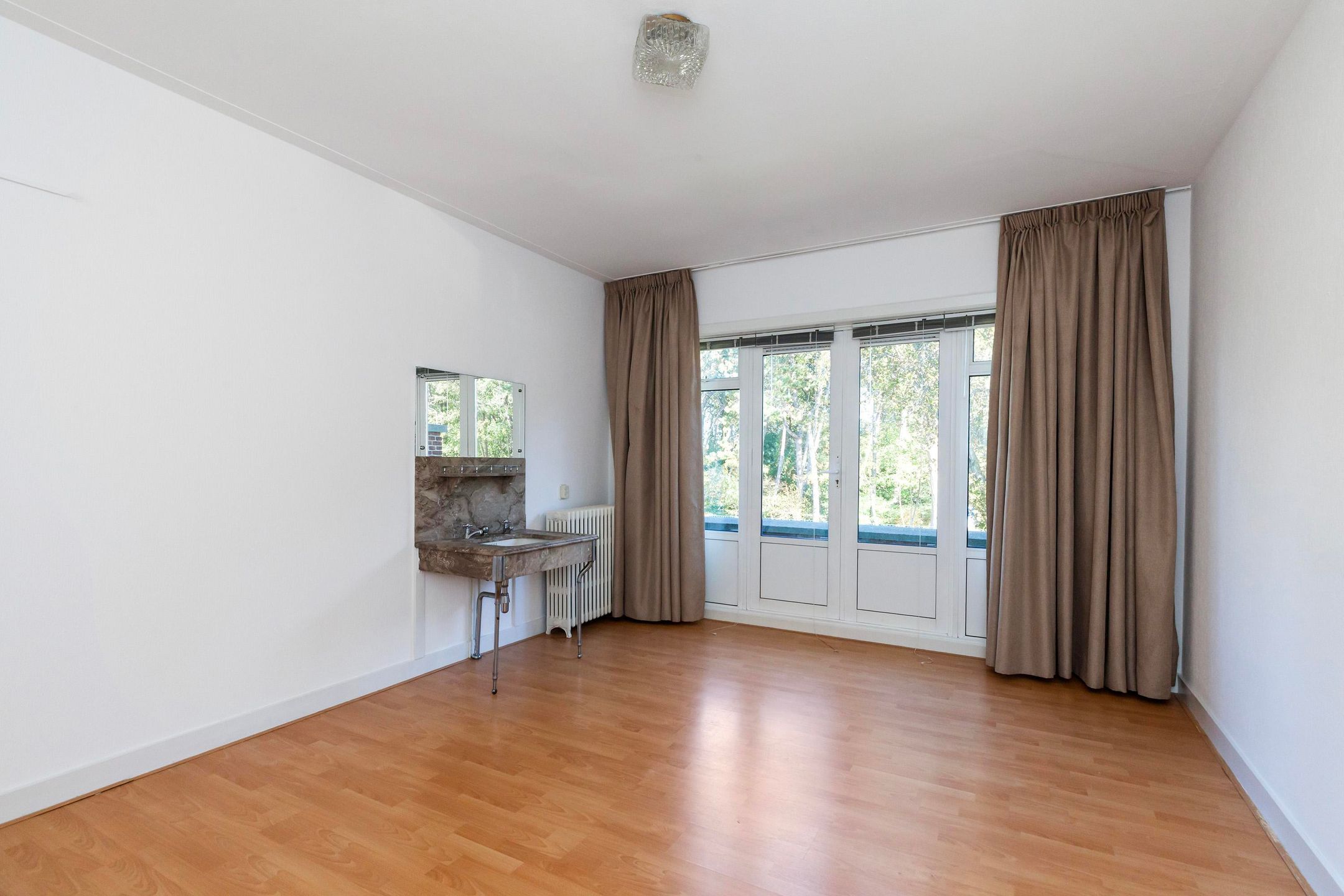 Photo 21 of Doorniksestraat 43