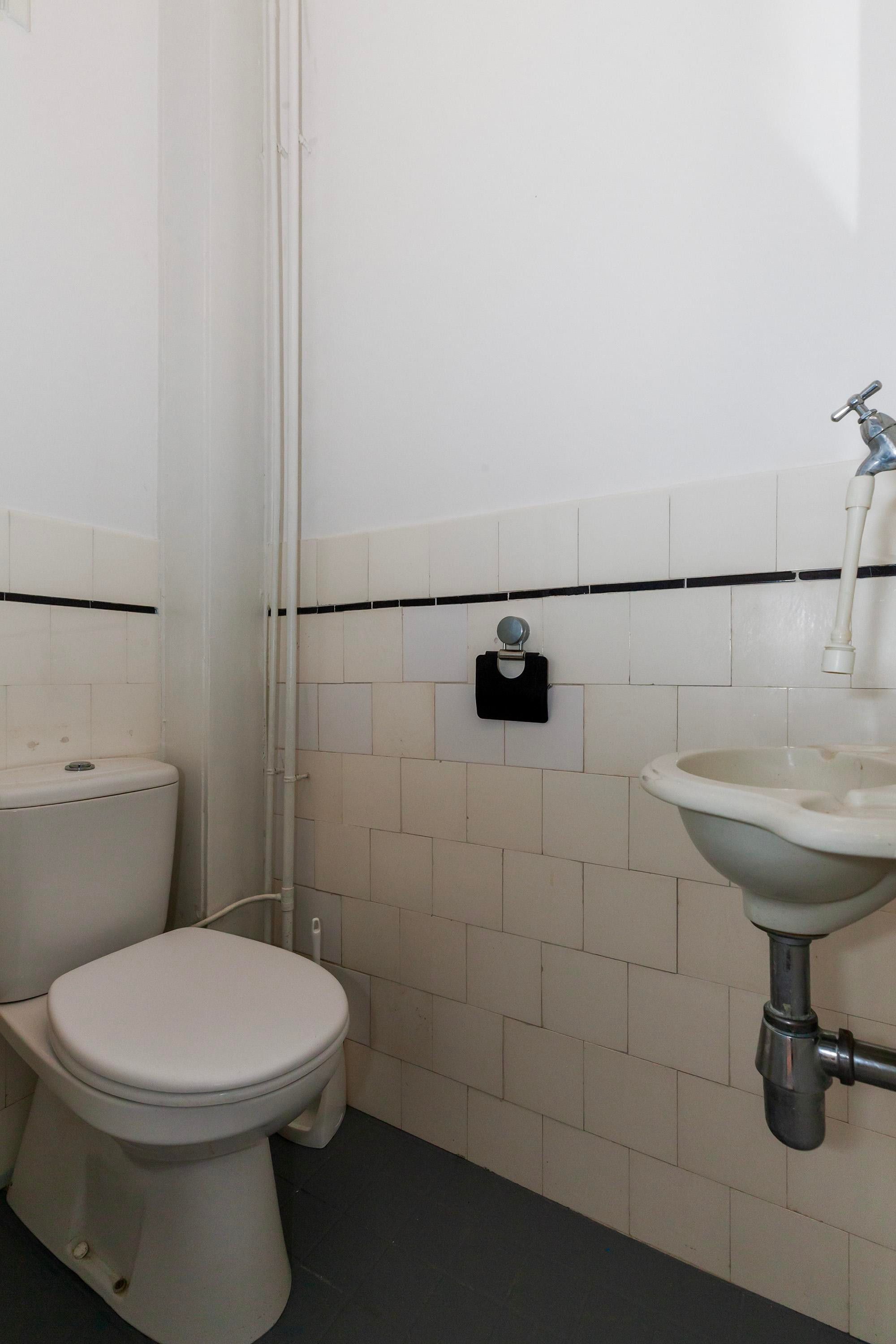 Photo 12 of Doorniksestraat 43