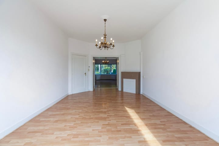 Photo 5 of Doorniksestraat 43