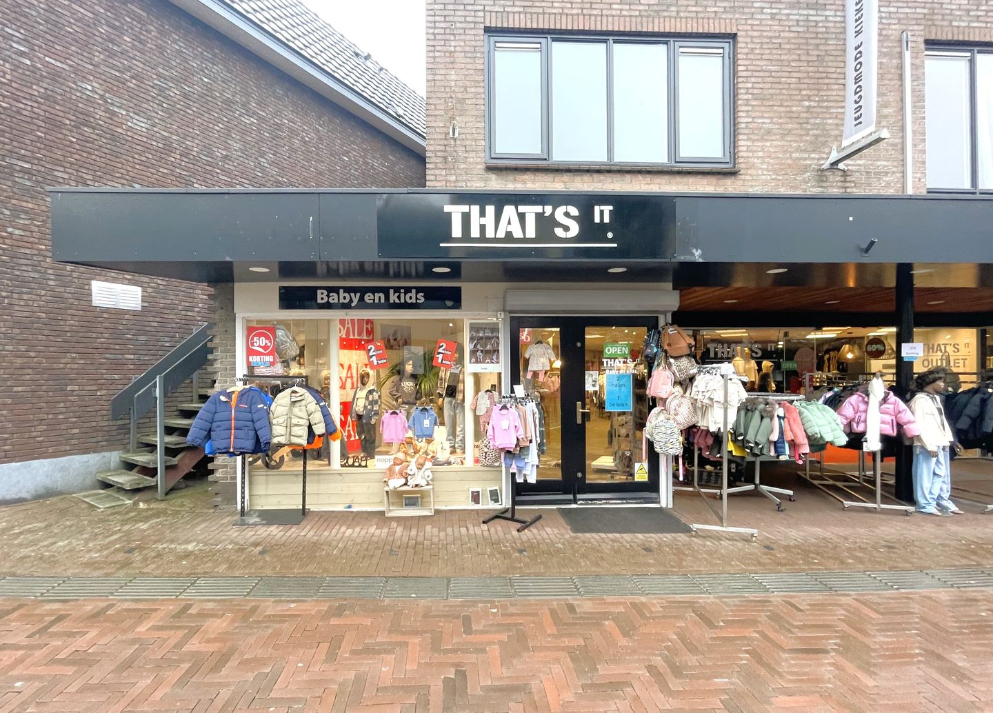 View photo 2 of Stationsstraat 74