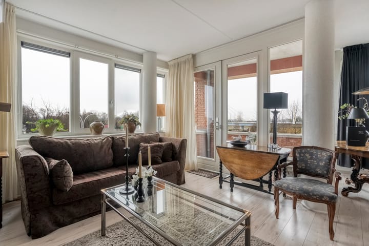 Photo 2 of Erfwal 6-C