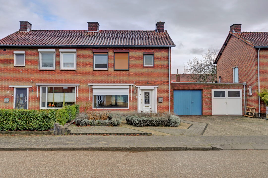 Photo 1 of Maasstraat 61