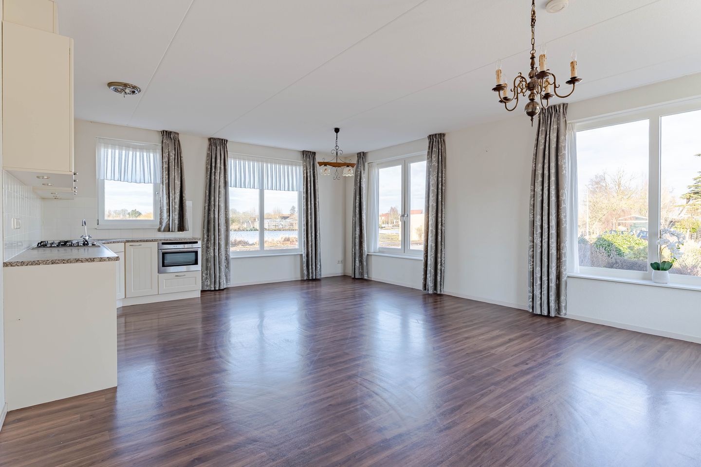 Photo 4 of Voorweg 103