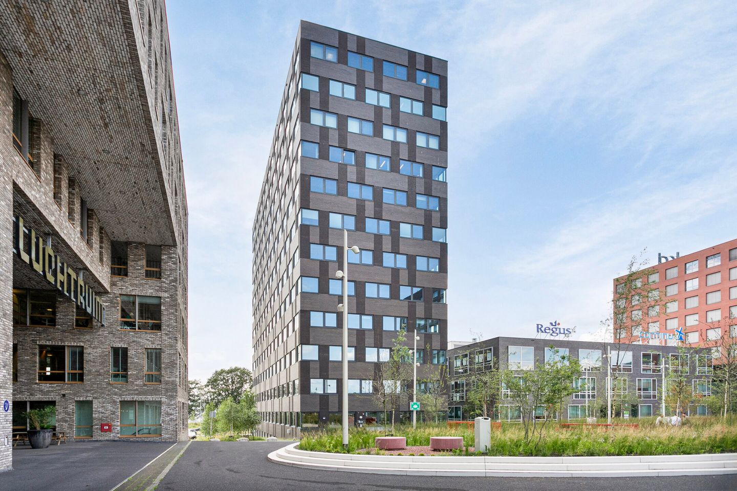 View photo 2 of Flight Forum 80-119