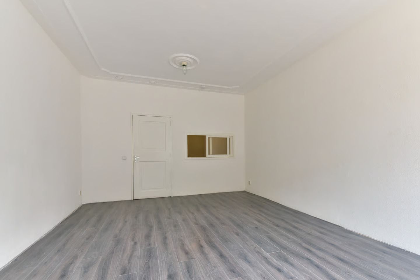 View photo 3 of Amsterdamsestraatweg 131