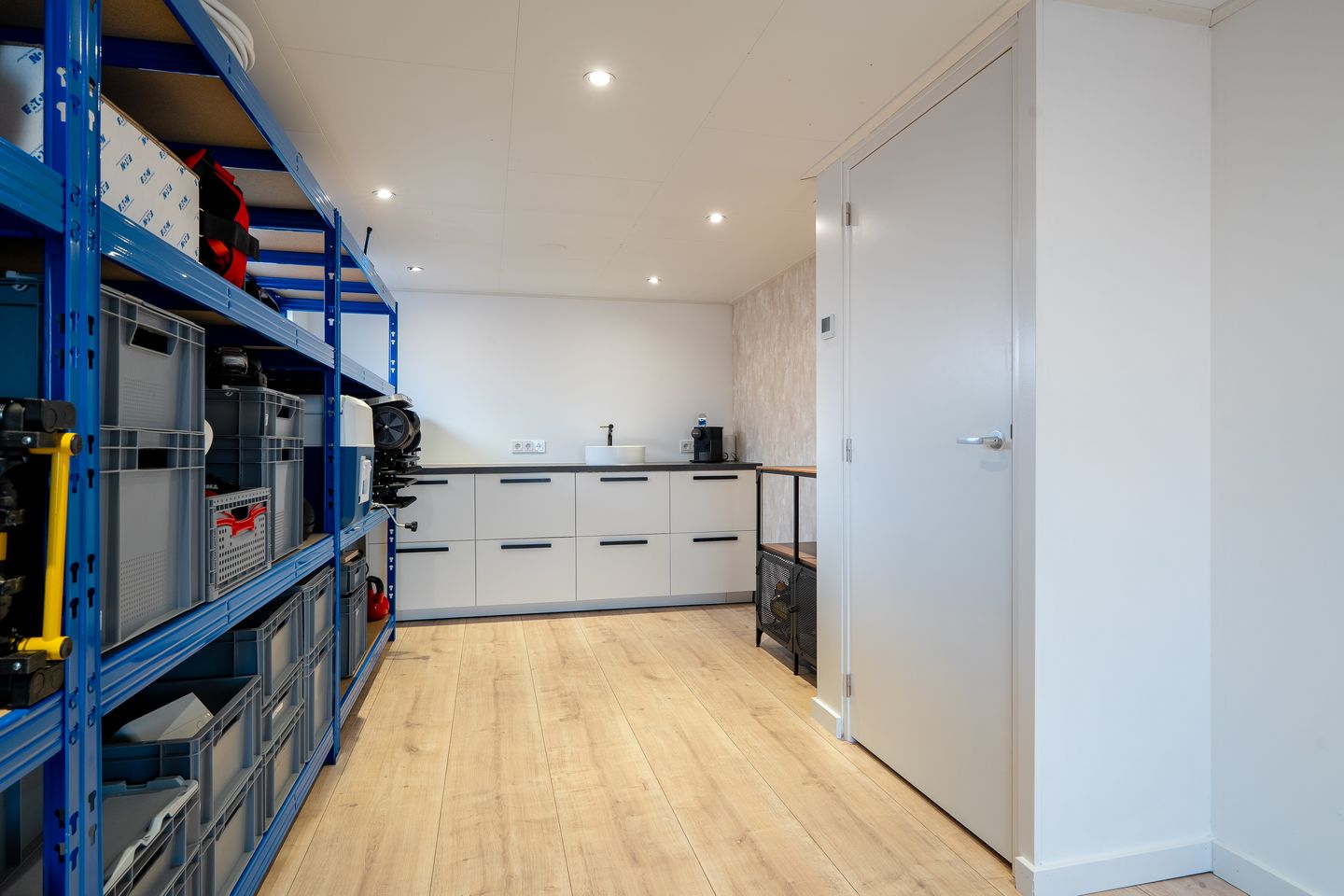 Photo 35 of Achtkant 6