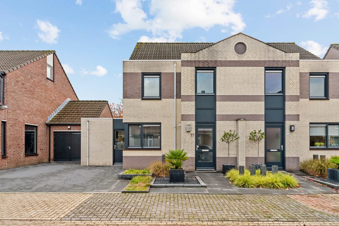 Foto 2 van Roodstaart 17