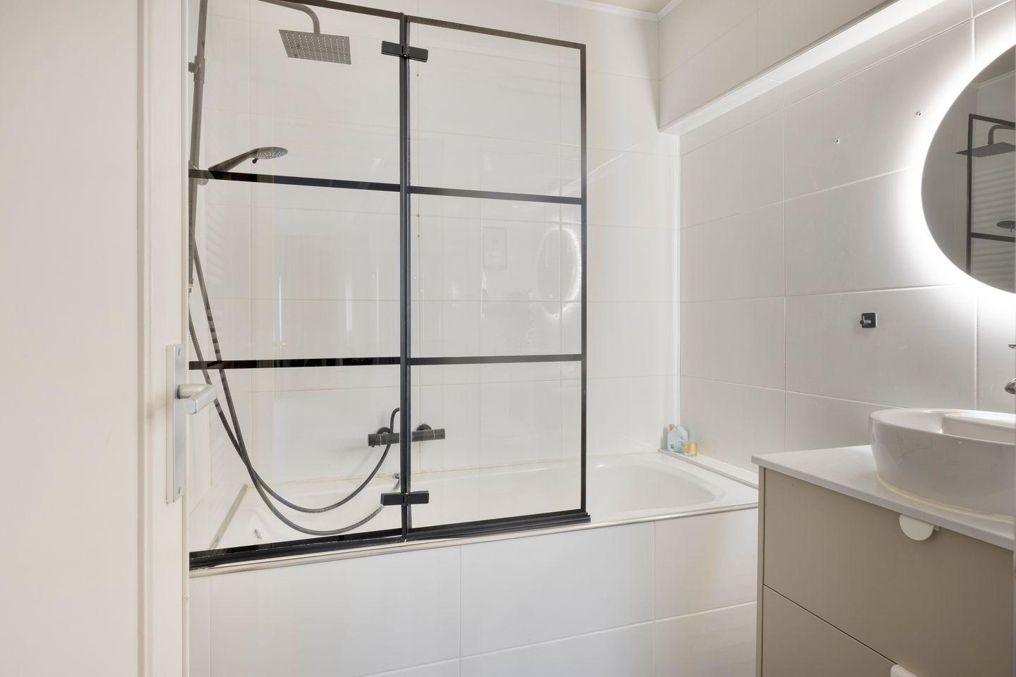 Foto 10 van Burg. Lemmensstraat 229