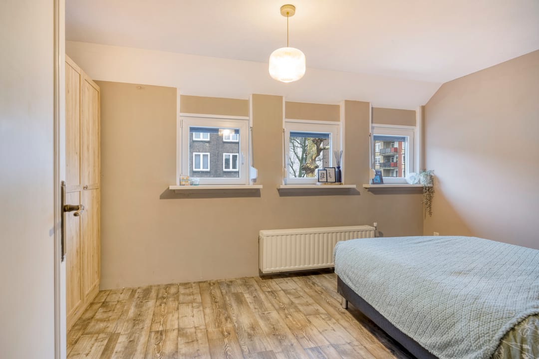 Foto 17 van Burg. Lemmensstraat 229