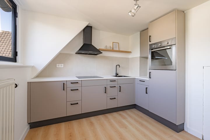 Photo 3 of Burgemeester Ceulenstraat 45-A02