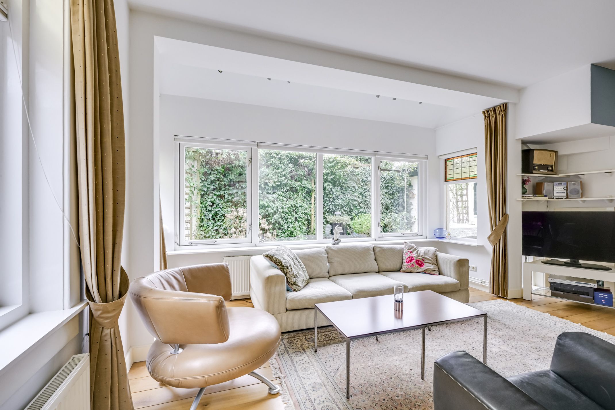 Photo 9 of van Oosthuyselaan 53