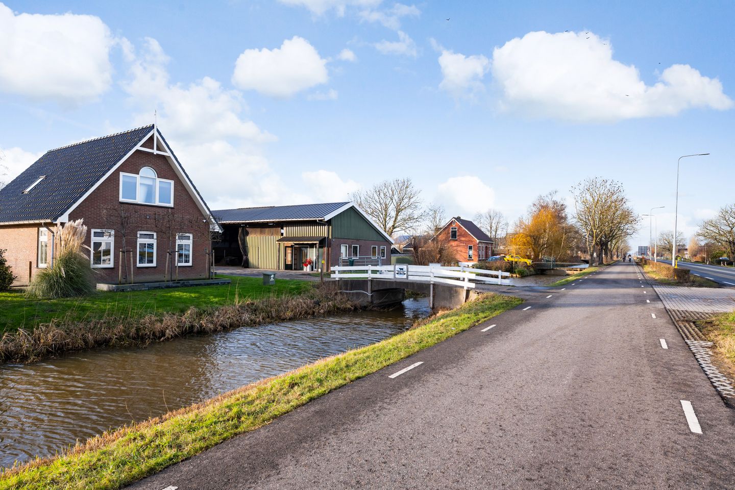 View photo 2 of Nieuwveenseweg 51