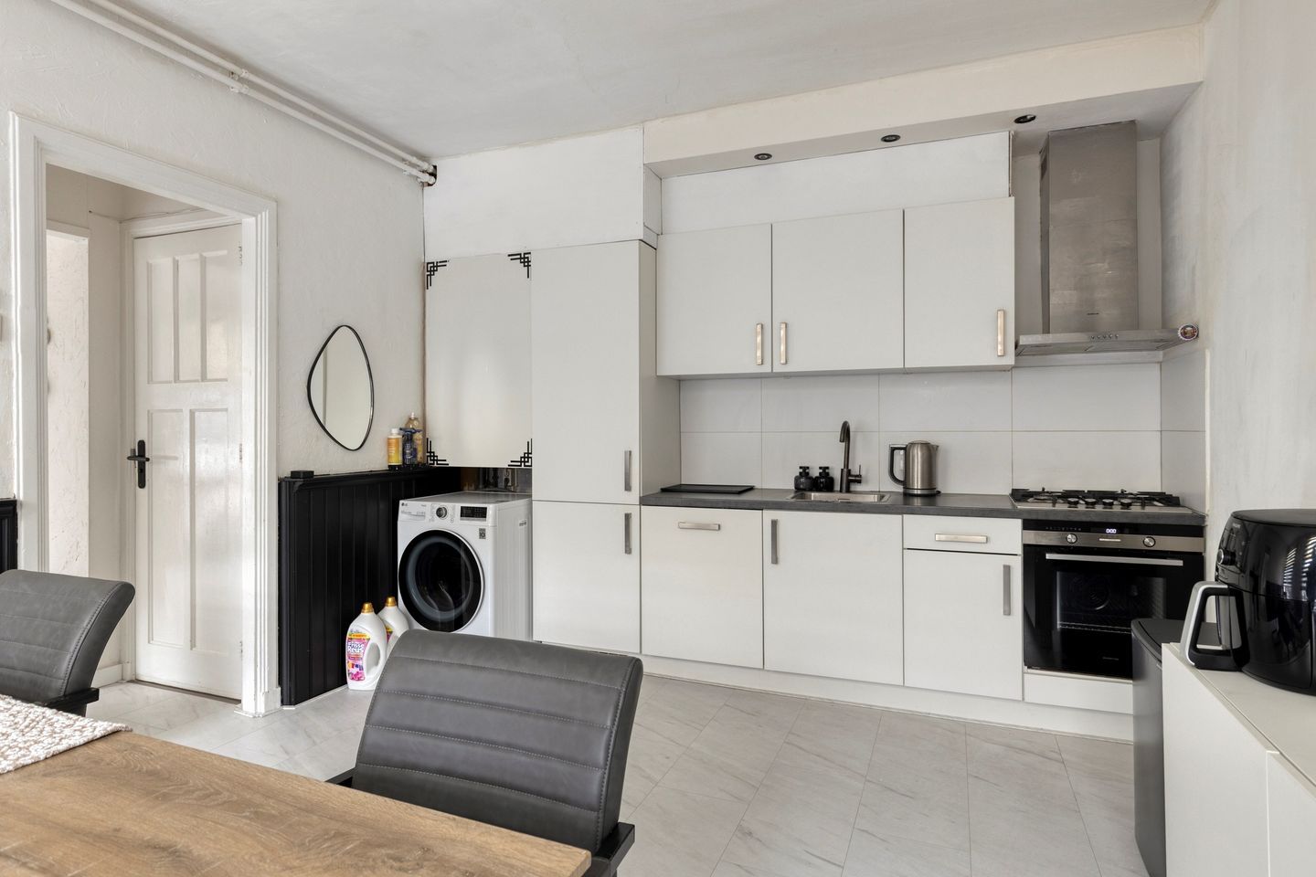 Photo 4 of Vondellaan 62-A