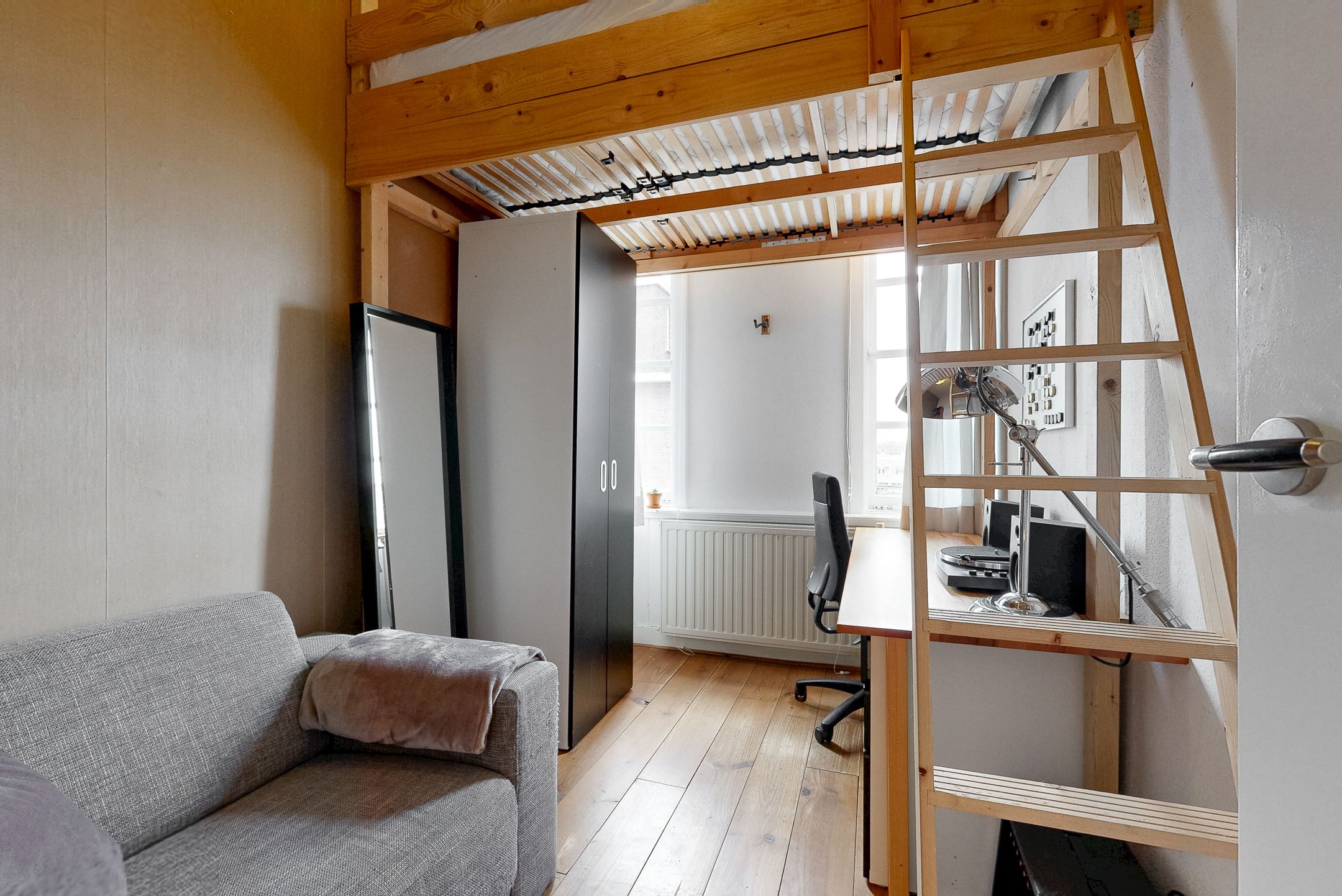 Foto 15 van Irisplein 19