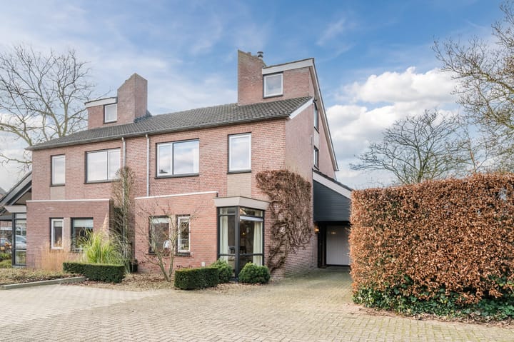 Photo 2 of Hulstelaar 2