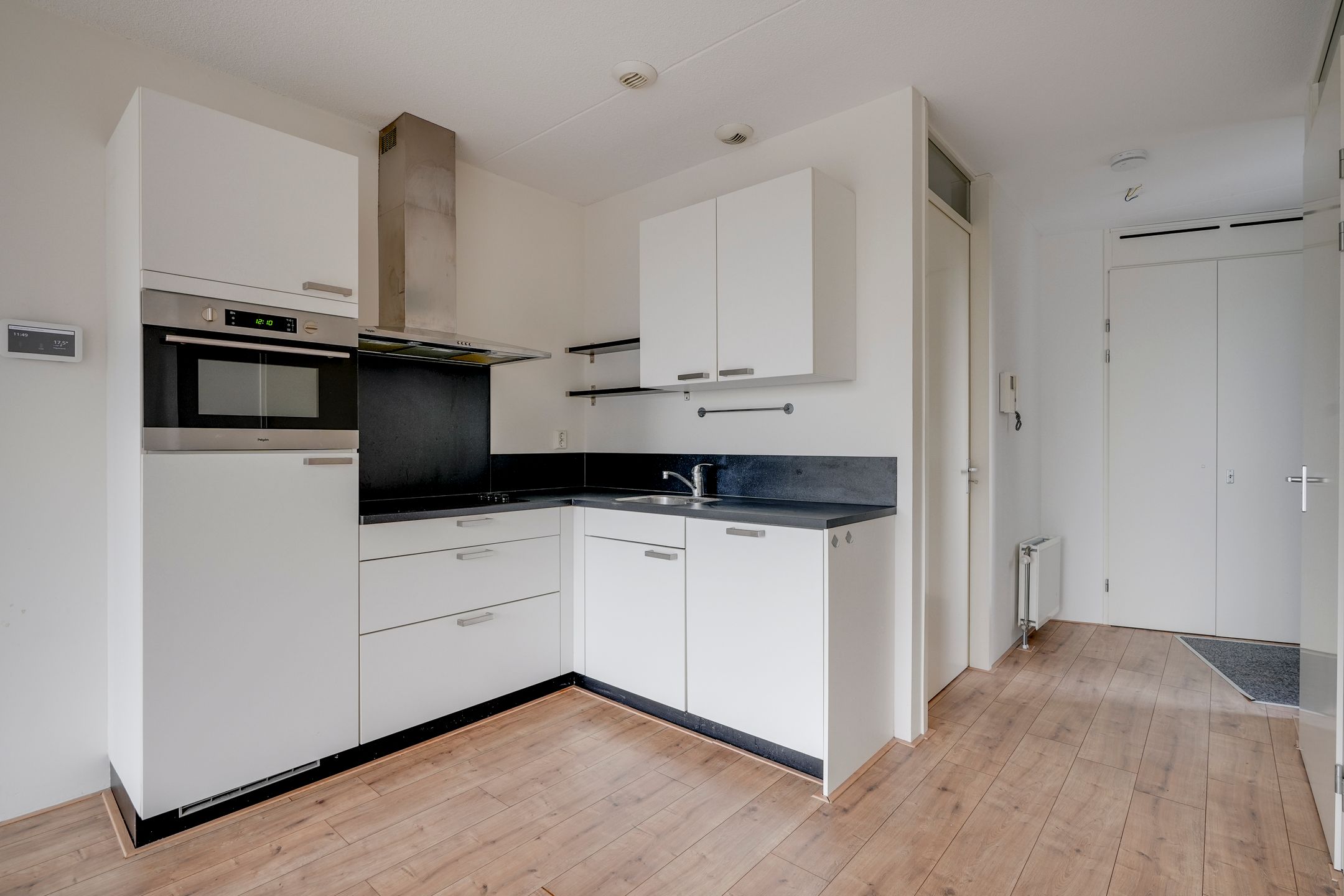 Photo 12 of Westerdijk 4-0408