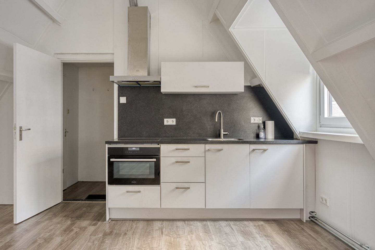 Foto 5 van Donkerstraat 1-A