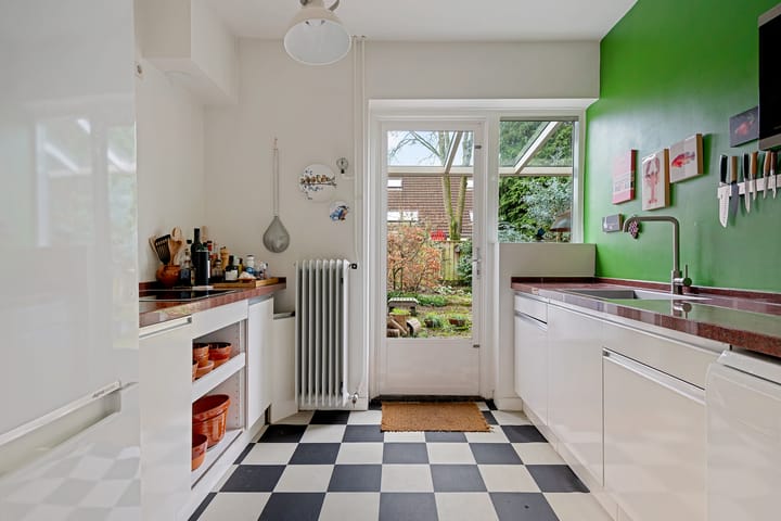 Photo 11 of Floraliastraat 6