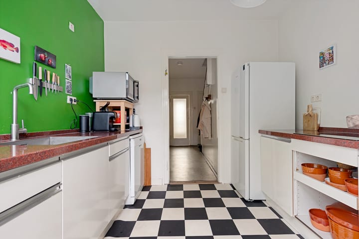 Photo 12 of Floraliastraat 6