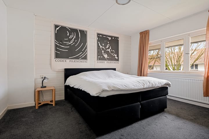 Photo 15 of Floraliastraat 6