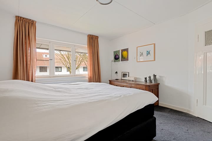 Photo 16 of Floraliastraat 6