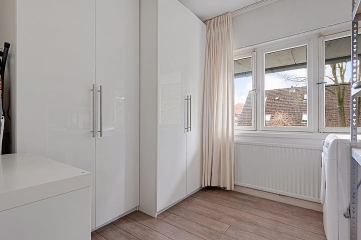 Photo 22 of Floraliastraat 6