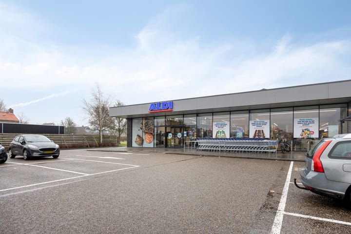 Photo 45 of Schoorlaan 8