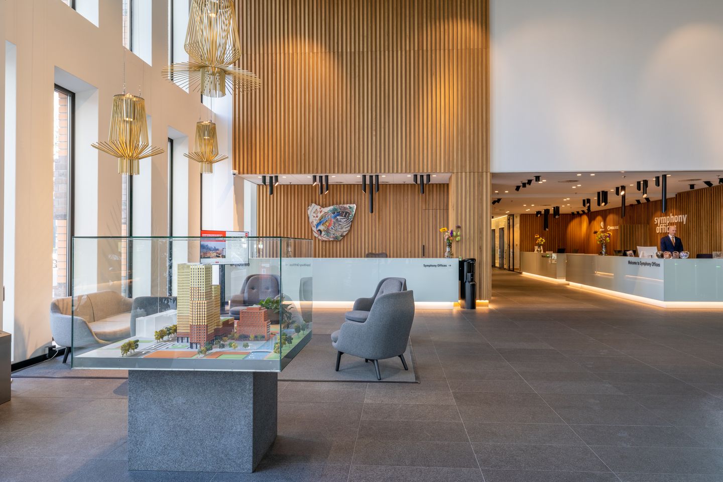 Bekijk foto 3 van Gustav Mahlerplein 109