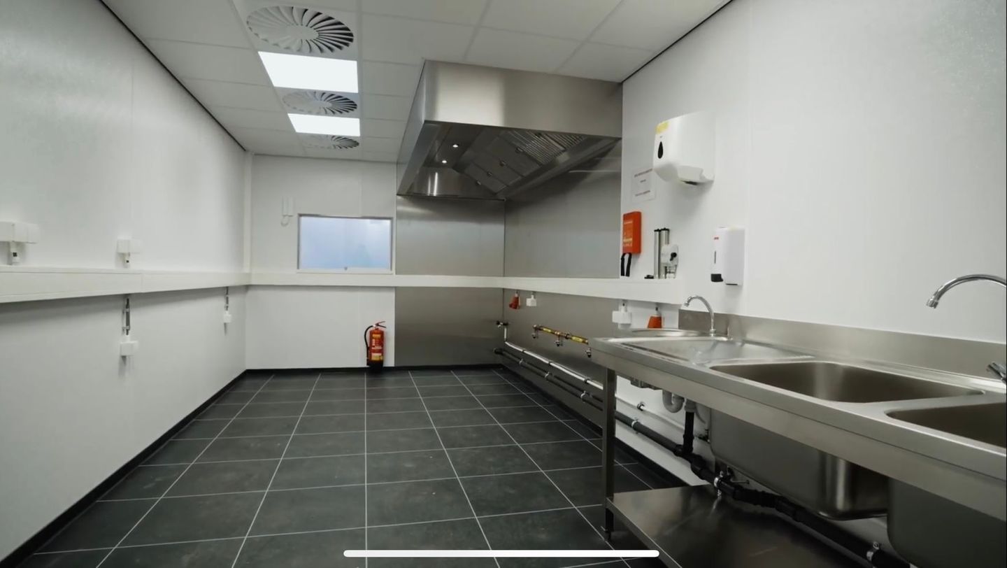 Bekijk foto 4 van Helicopterstraat 20