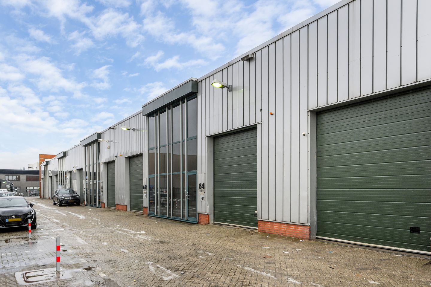 View photo 1 of Hongkongstraat 64