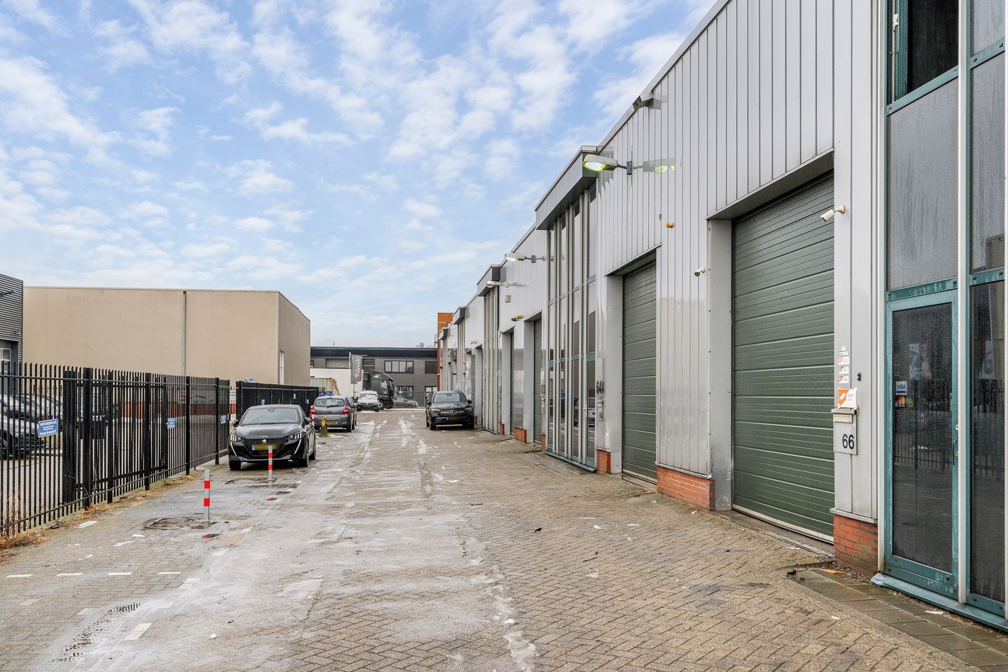 View photo 3 of Hongkongstraat 64