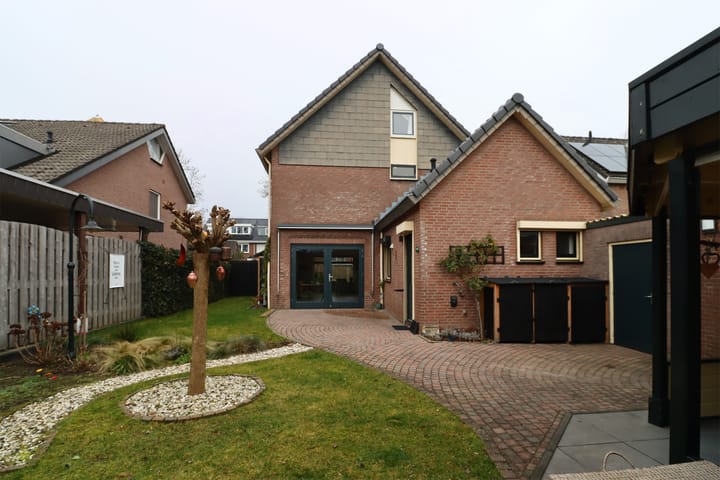 Photo 4 of van de Veldeweg 87