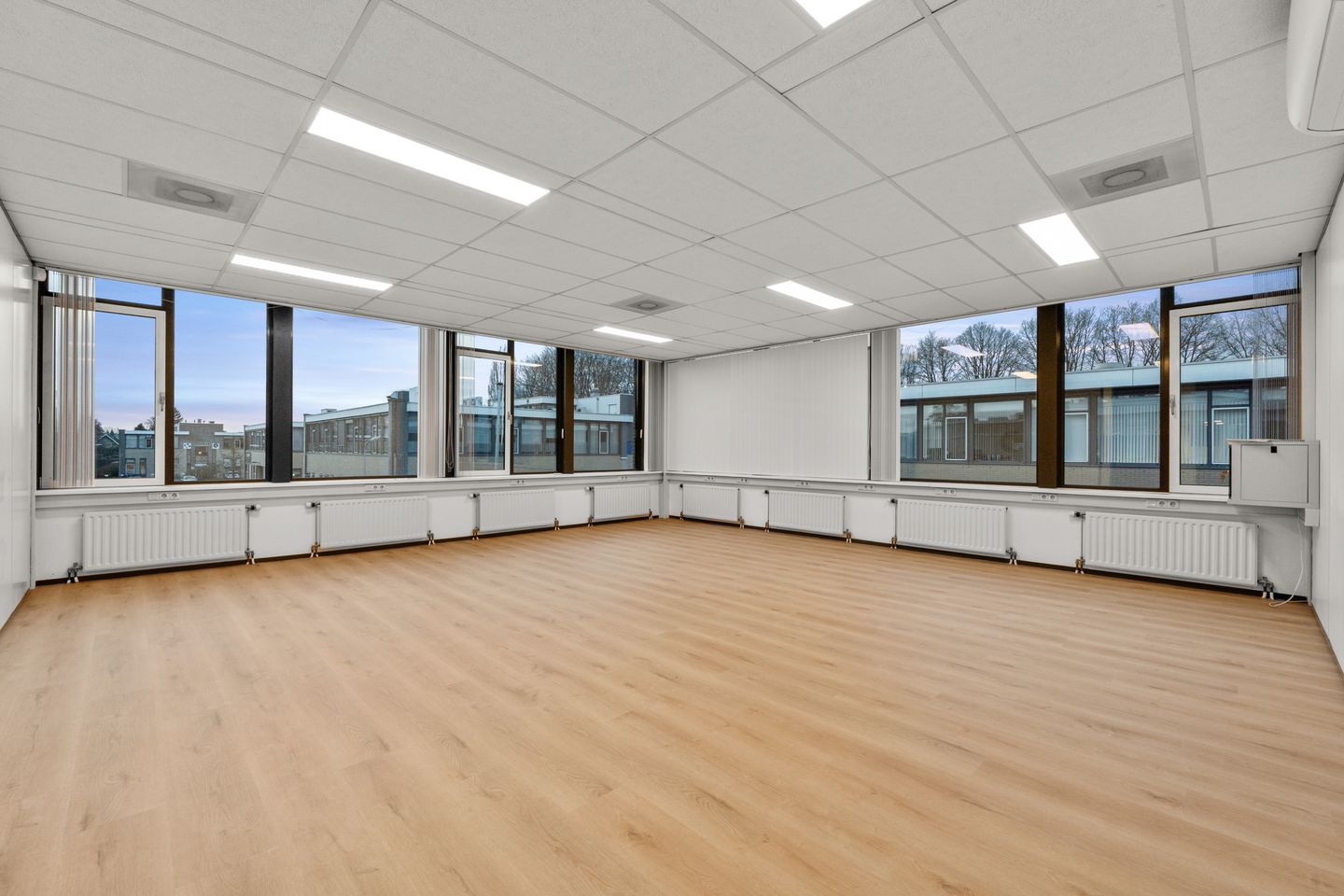 Bekijk foto 2 van Jean Monnetpark 51