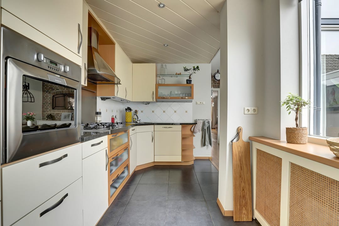 Photo 22 of Jan Tooropstraat 90