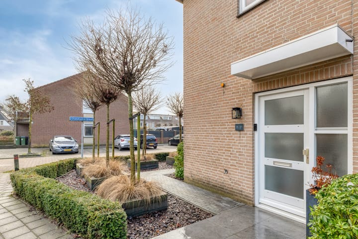 Photo 6 of Standaardstraat 11