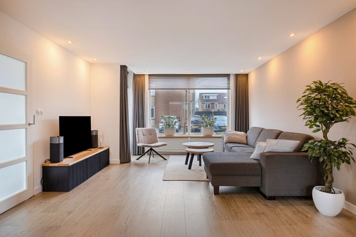 Photo 10 of Standaardstraat 11