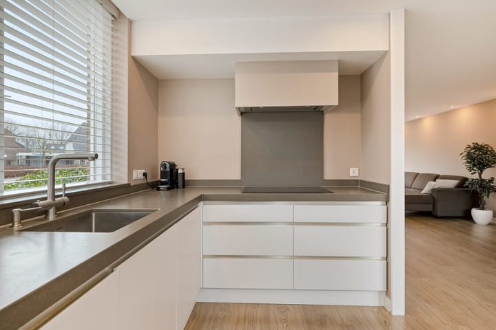 Photo 19 of Standaardstraat 11