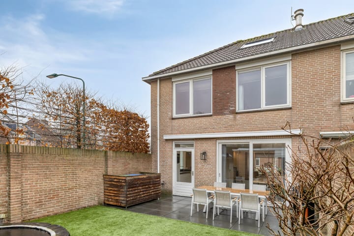 Photo 39 of Standaardstraat 11