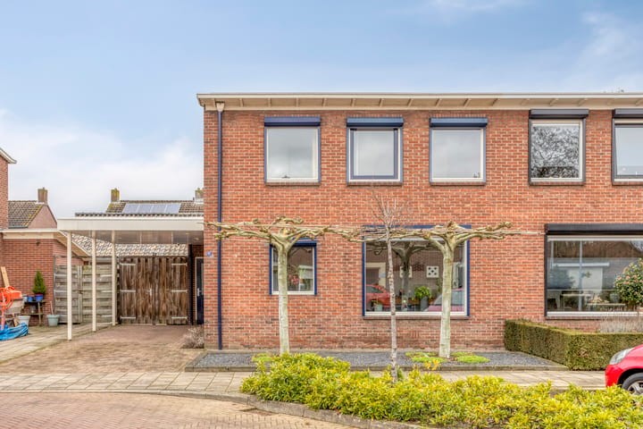 Photo 2 of Huygensstraat 61