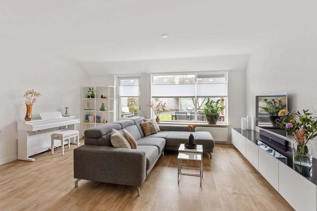 Photo 2 of Zevenblad 64