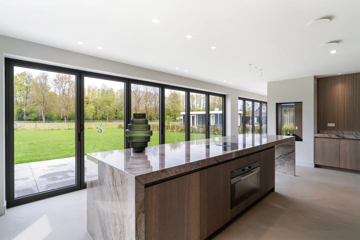 Foto 22 van Burghseweg 74