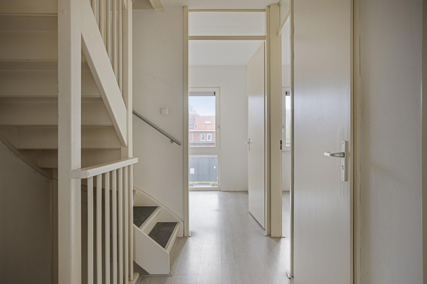 Photo 14 of Demerstraat 2