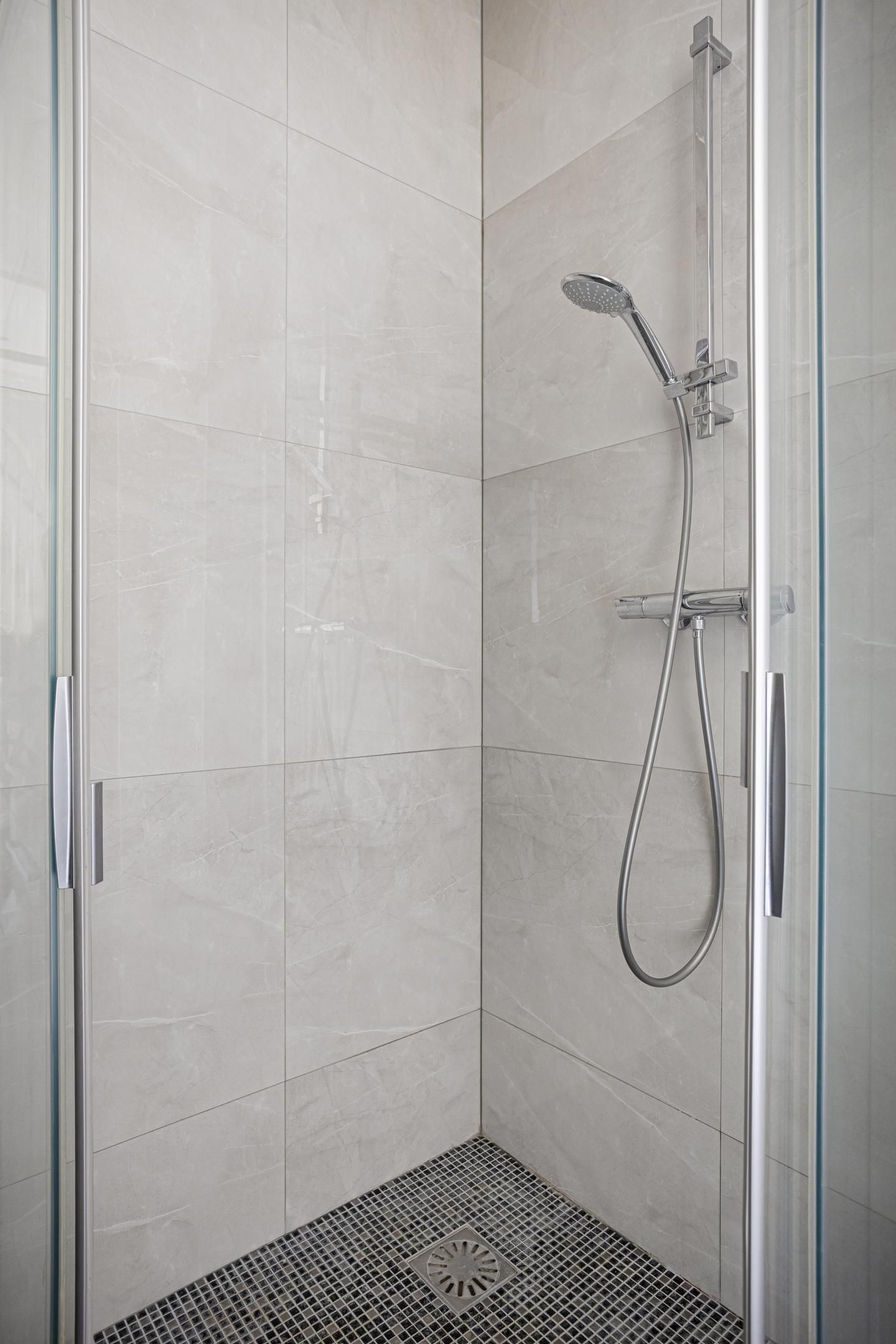 Photo 18 of Demerstraat 2