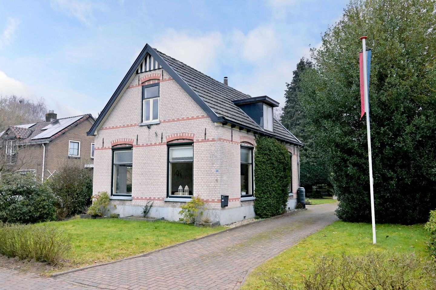 Foto 44 van Stationsweg 24